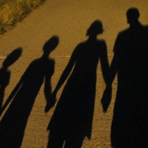 申请团聚时妻子出轨 华裔男子怒撤申请